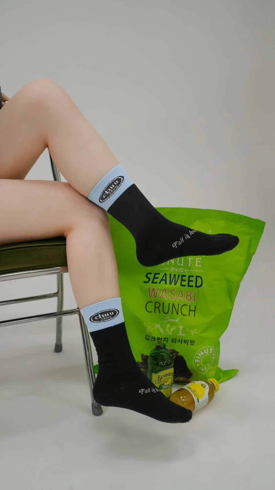 Chuu Lettering Color Band High Socks