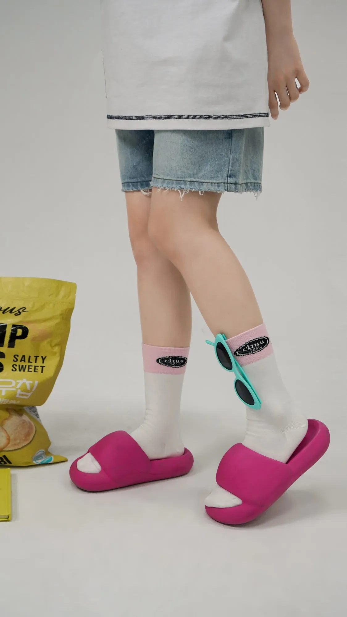 Chuu Lettering Color Band High Socks
