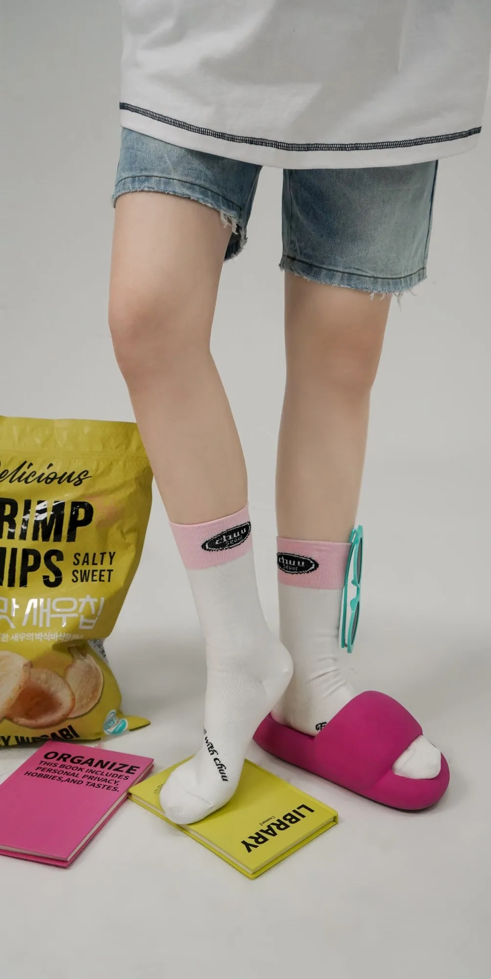 Chuu Lettering Color Band High Socks