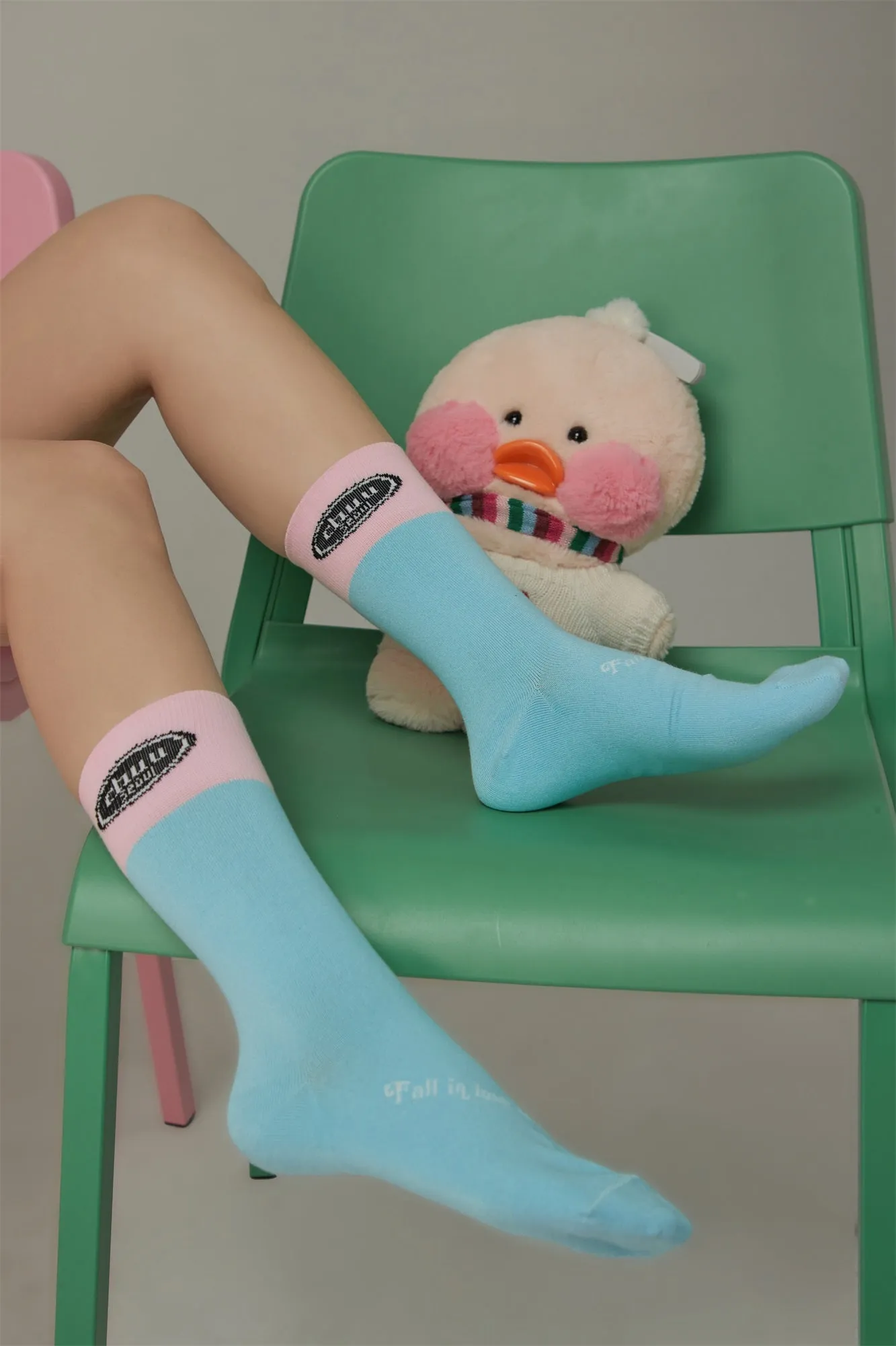 Chuu Lettering Color Band High Socks