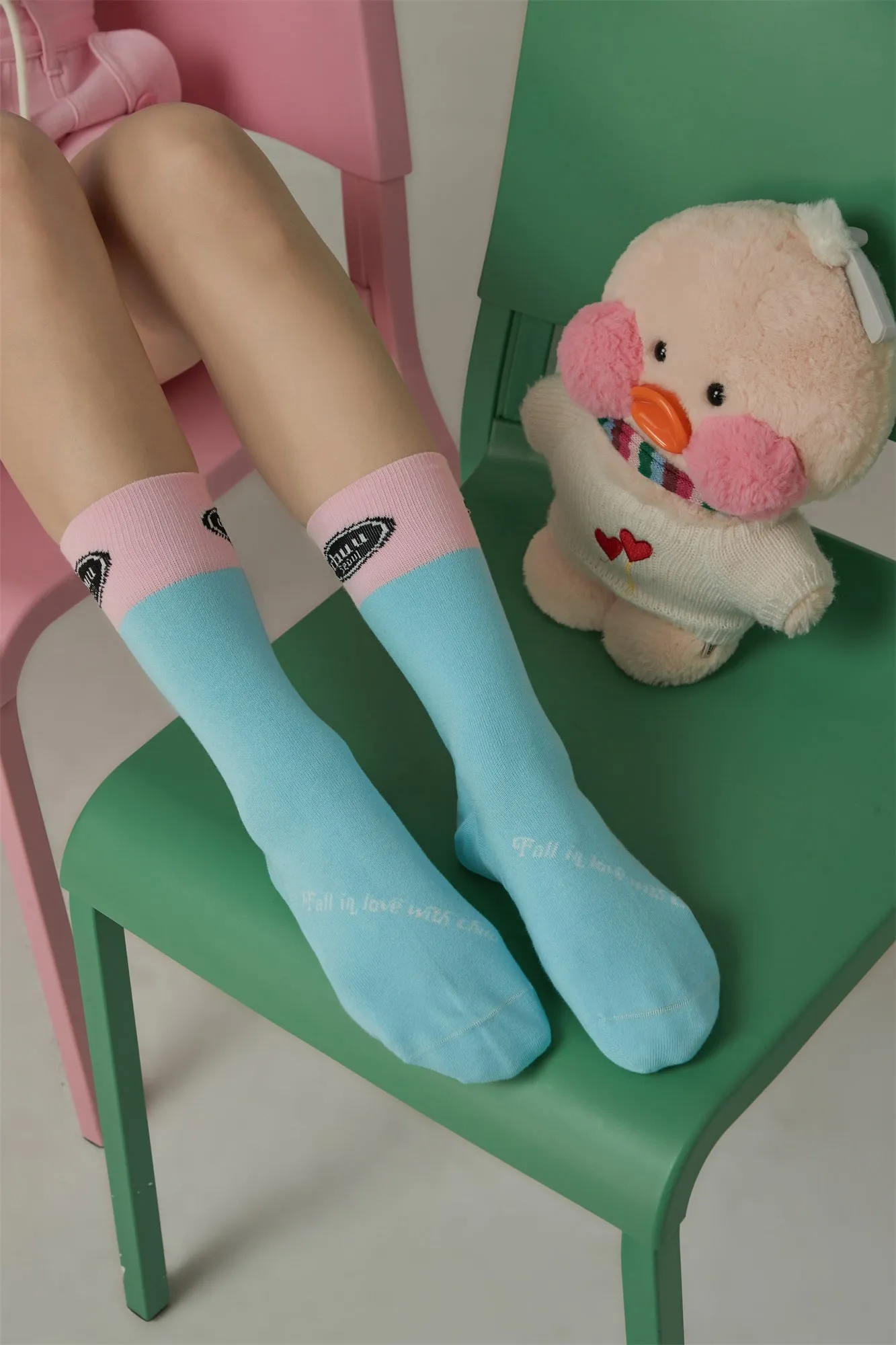 Chuu Lettering Color Band High Socks