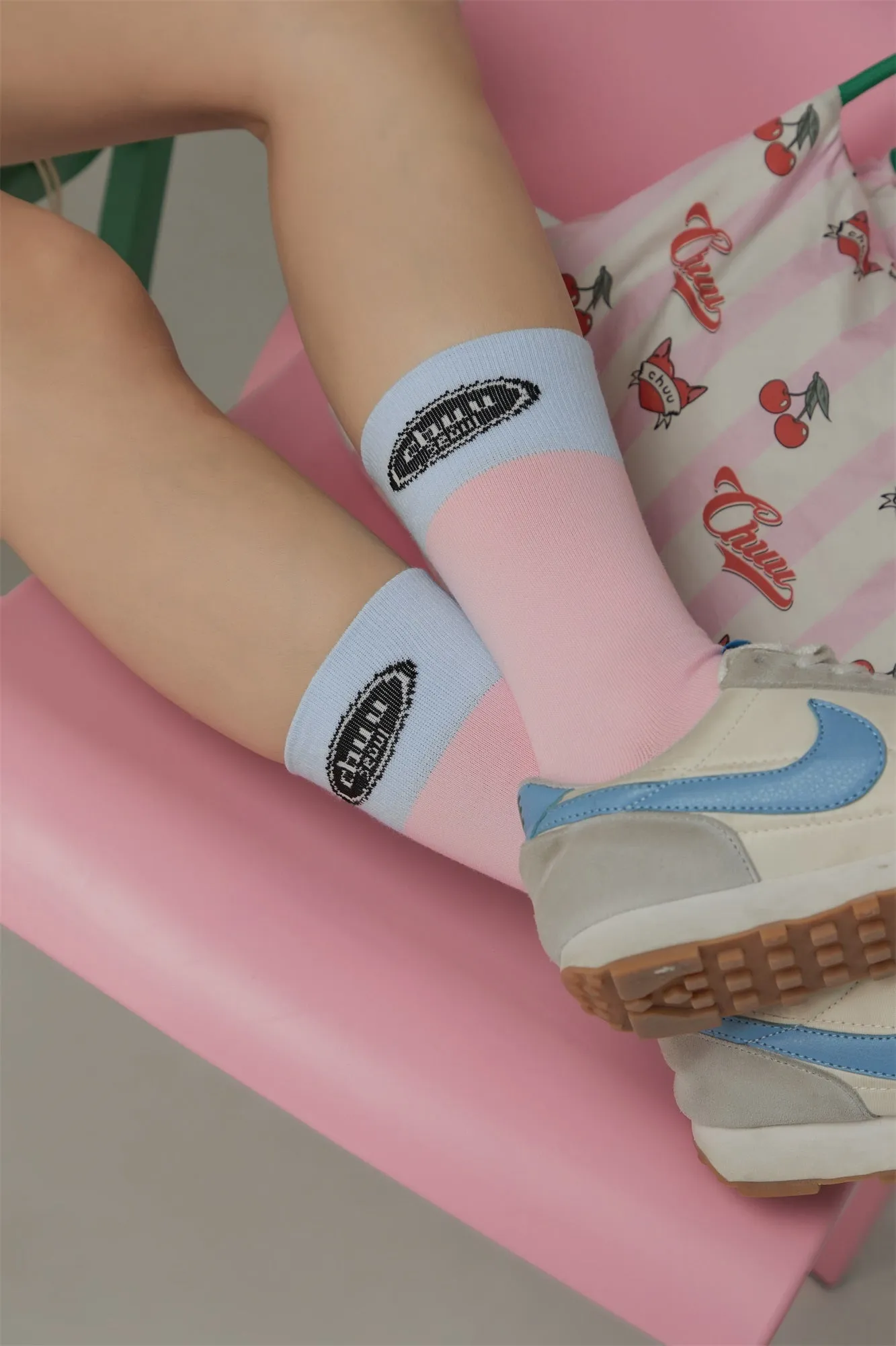 Chuu Lettering Color Band High Socks