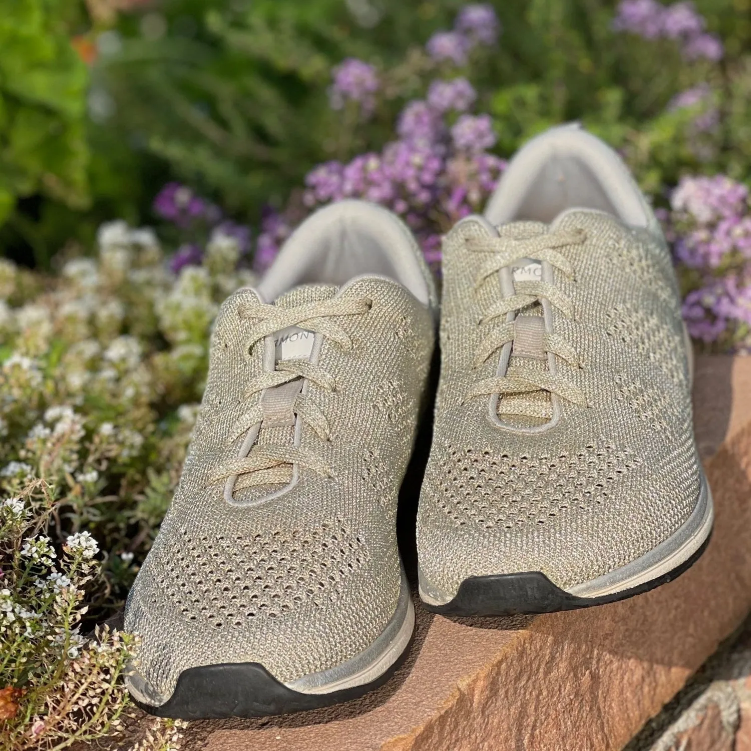Flat Cotton Laces • Platinum Knit