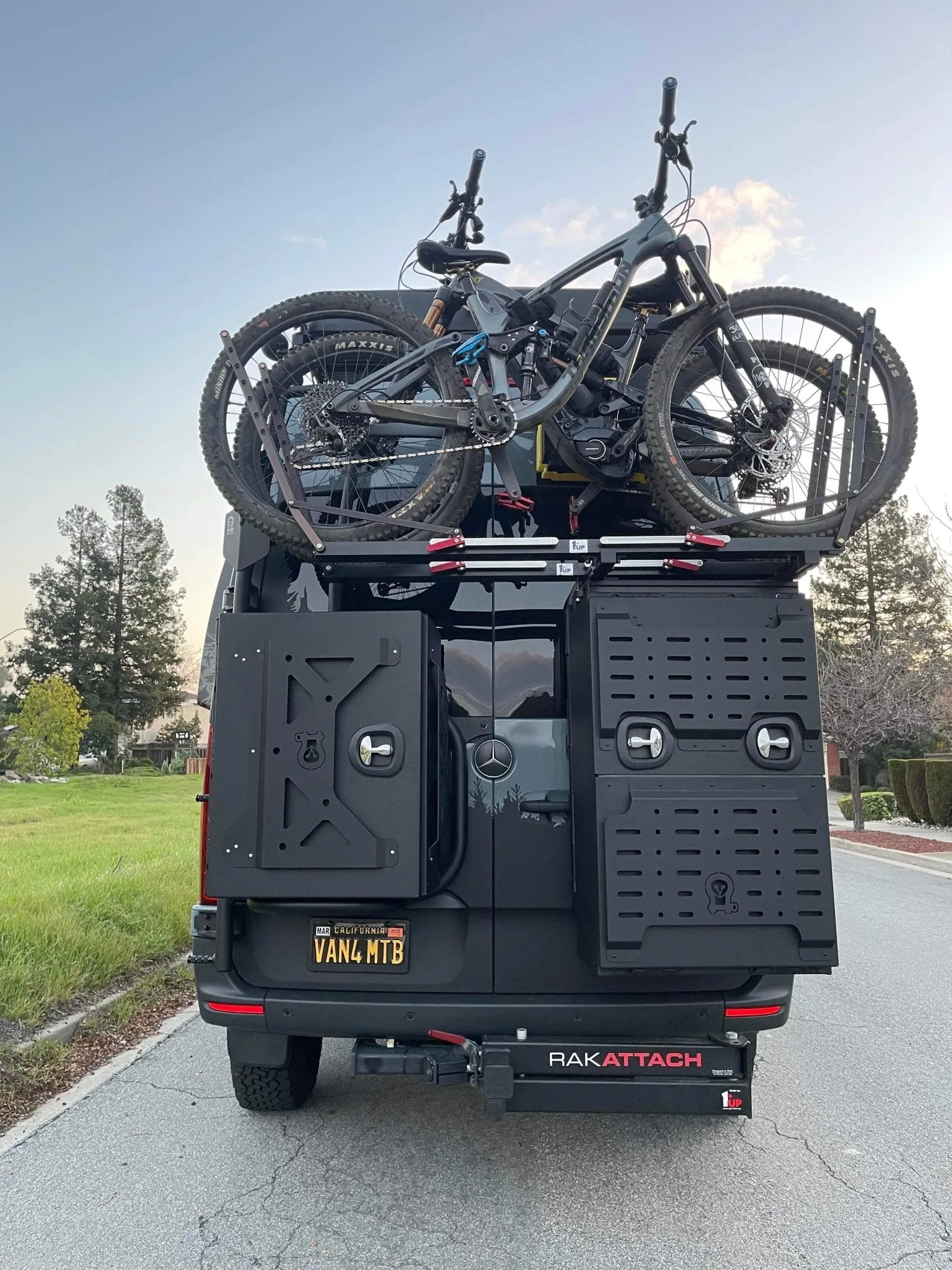 Monster Box [XL Cargo Box]